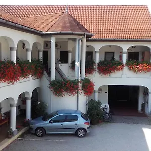 Nocleg ze śniadaniem Eden Panzio, Eger