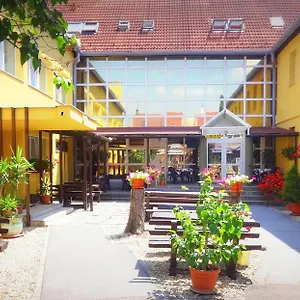 Hostel Botax, Eger